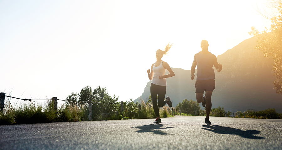 運動しているイメージ写真